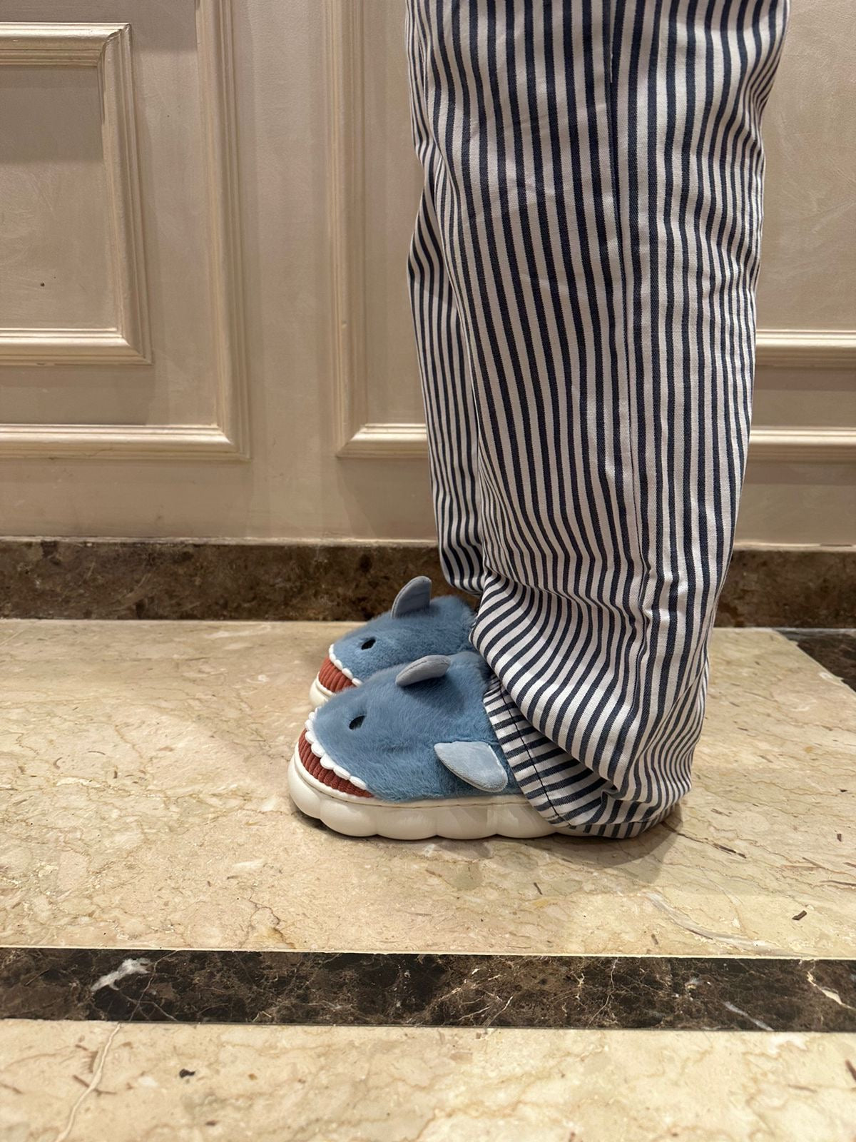 SHARK SLIPPER