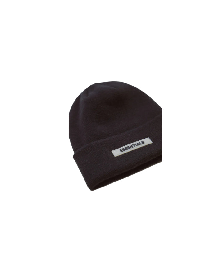 ESSENTIALS BLACK BEANIE